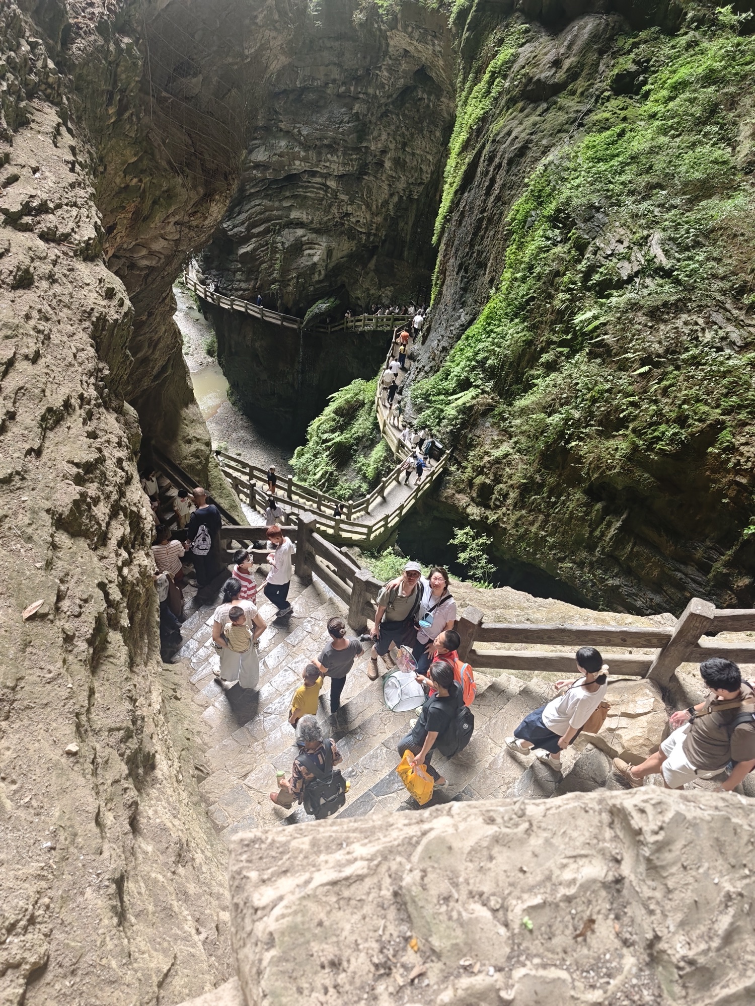 武隆龙水峡地缝徒步